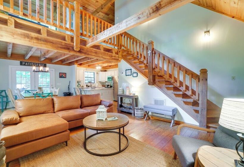 Townsend Cabin W/ Deck ~ 7 Mi To Nat L Park!