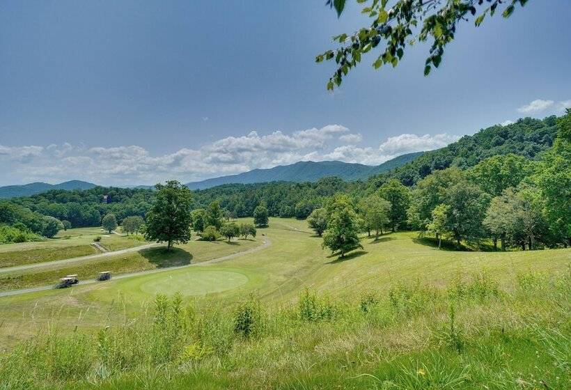 Townsend Cabin W/ Deck ~ 7 Mi To Nat L Park!