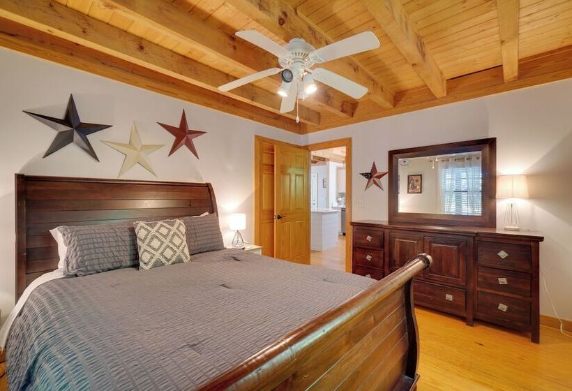 Townsend Cabin W/ Deck ~ 7 Mi To Nat L Park!