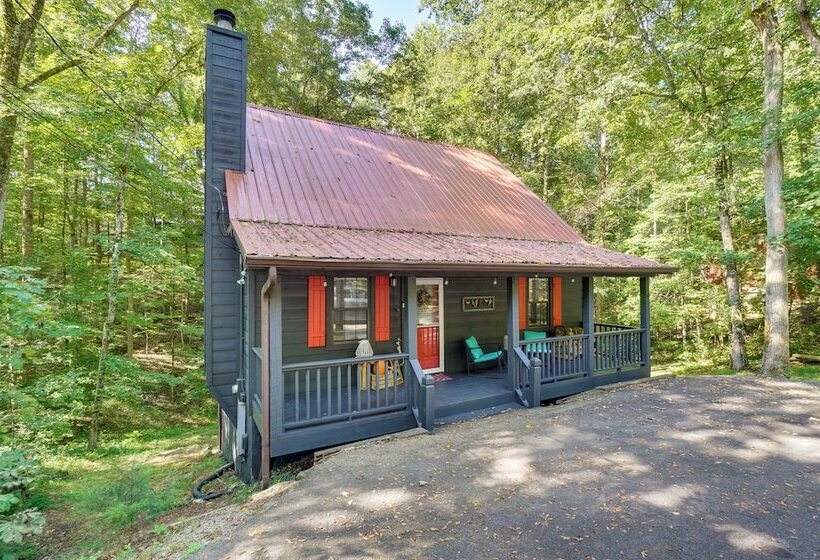 Townsend Cabin W/ Deck ~ 7 Mi To Nat L Park!