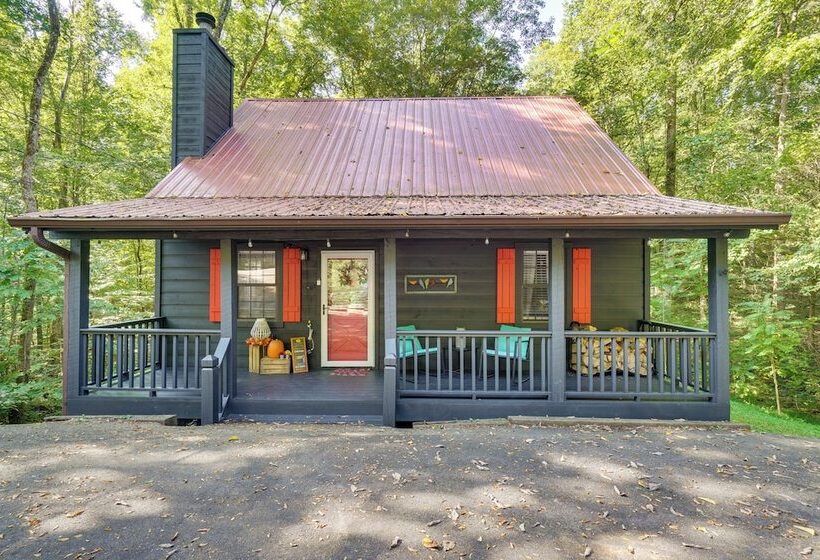 Townsend Cabin W/ Deck ~ 7 Mi To Nat L Park!