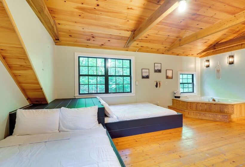 Townsend Cabin W/ Deck ~ 7 Mi To Nat L Park!