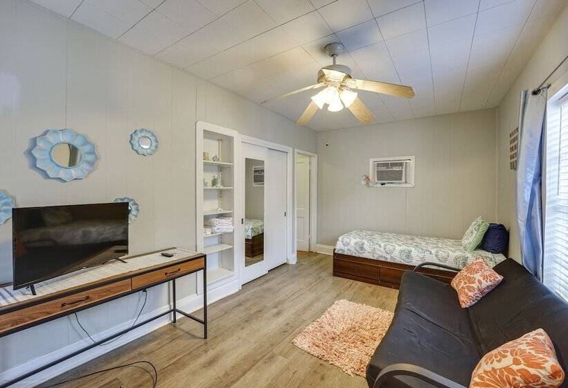 Vintage Corpus Christi Home 2 Blocks From Beach!