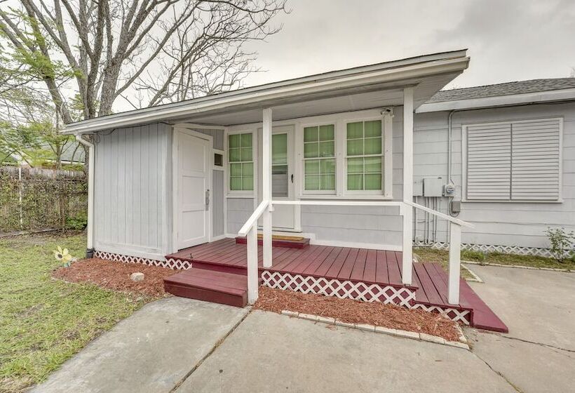 Vintage Corpus Christi Home 2 Blocks From Beach!