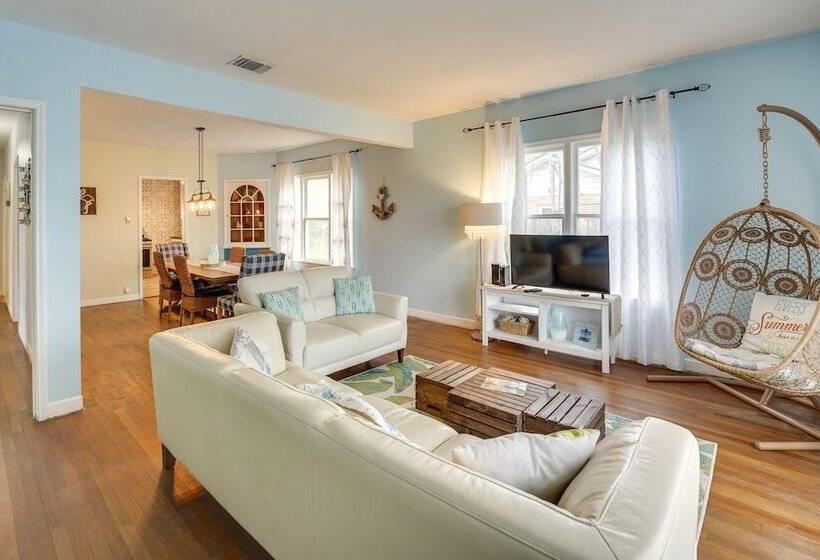 Vintage Corpus Christi Home 2 Blocks From Beach!