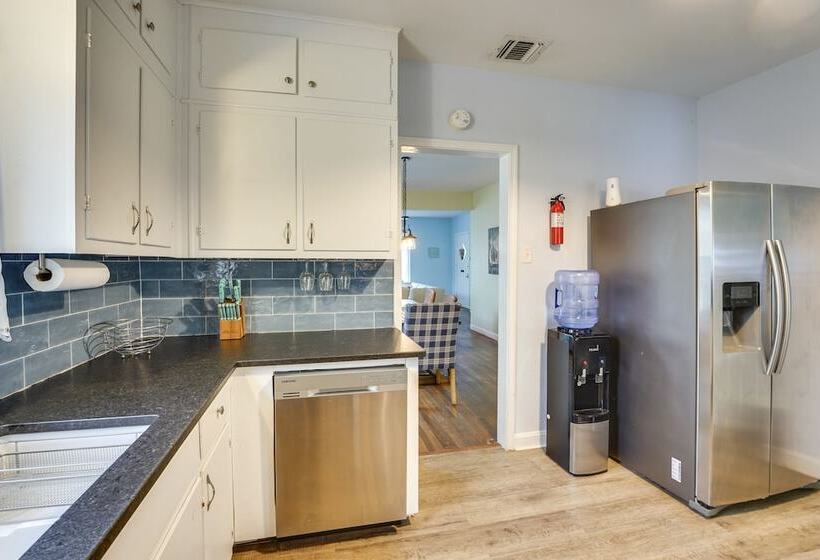 Vintage Corpus Christi Home 2 Blocks From Beach!