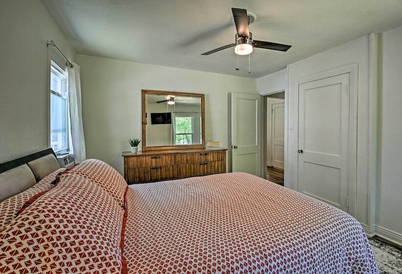 Walk To Oaklawn Racing: Hot Springs Home!