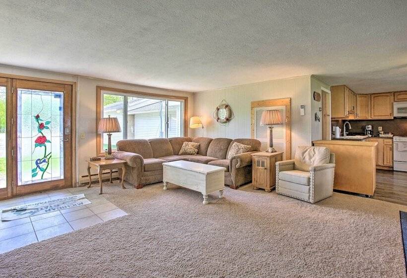 Waterfront Houghton Lake Cabin W/private Dock