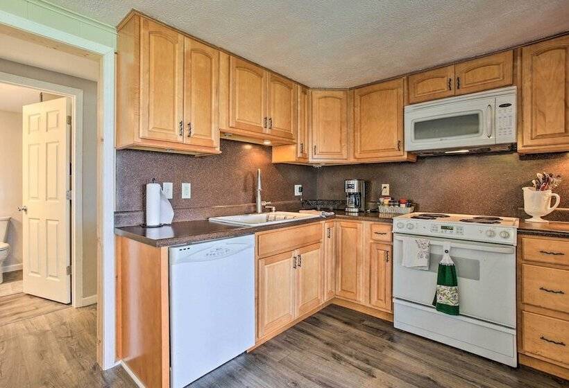 Waterfront Houghton Lake Cabin W/private Dock