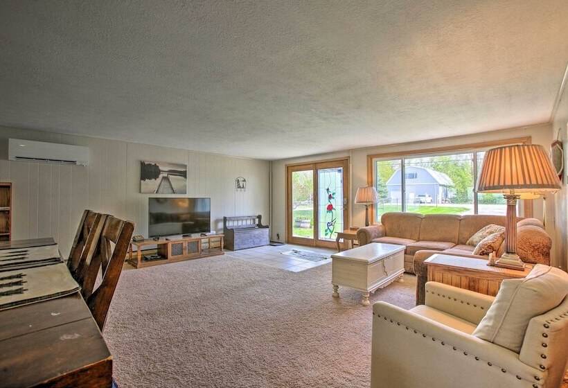 Waterfront Houghton Lake Cabin W/private Dock