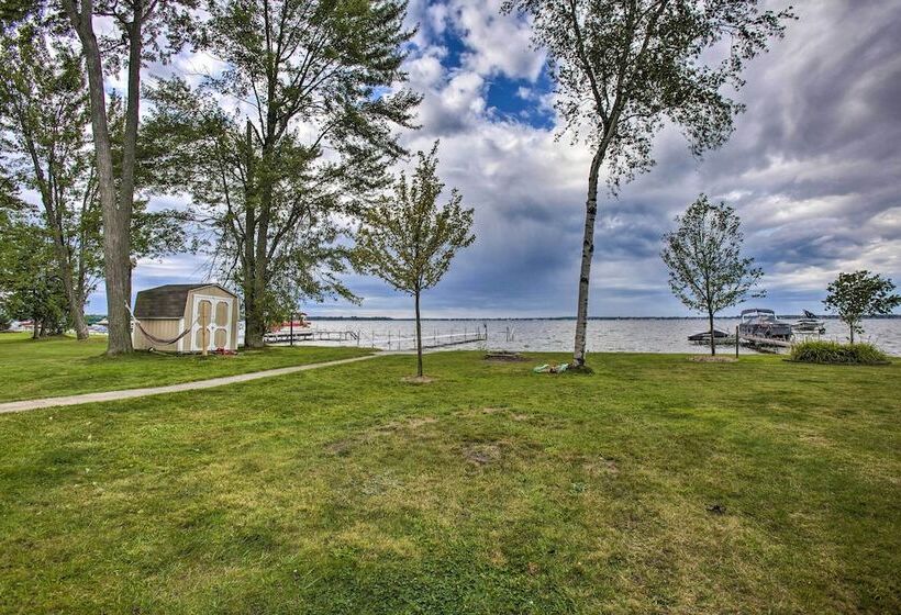 Waterfront Houghton Lake Cabin W/private Dock