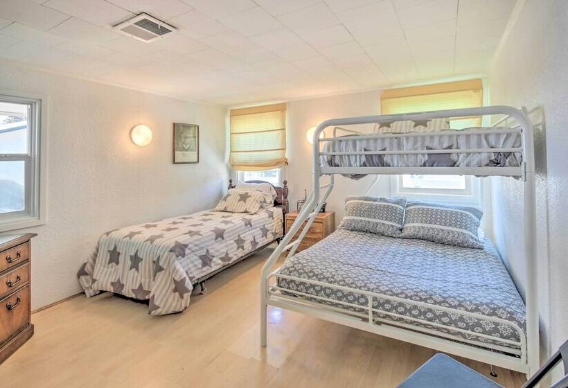 Waterfront Onalaska Retreat W/ Private Dock!