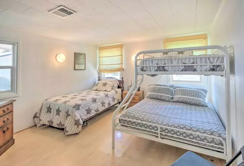 Waterfront Onalaska Retreat W/ Private Dock!