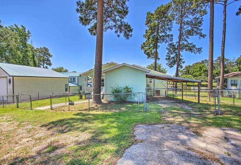 Waterfront Onalaska Retreat W/ Private Dock!