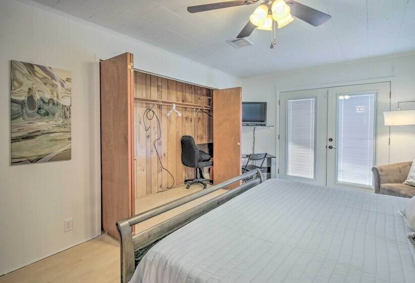 Waterfront Onalaska Retreat W/ Private Dock!