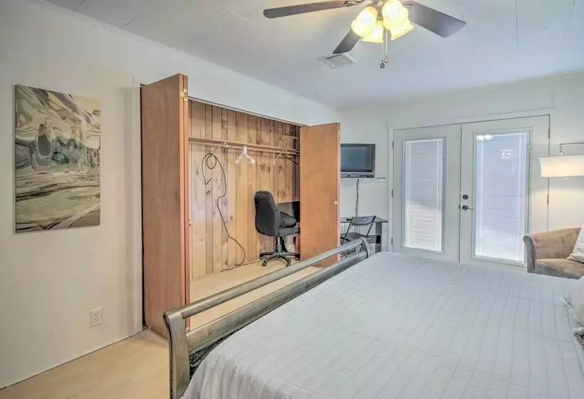 Waterfront Onalaska Retreat W/ Private Dock!