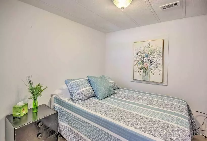 Waterfront Onalaska Retreat W/ Private Dock!