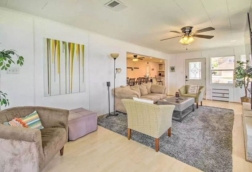 Waterfront Onalaska Retreat W/ Private Dock!