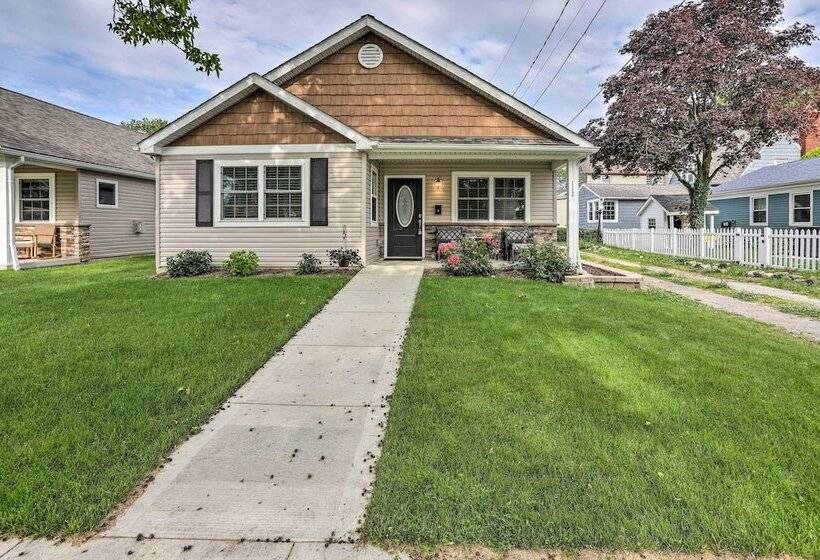 Port Clinton Home With Lake Views!