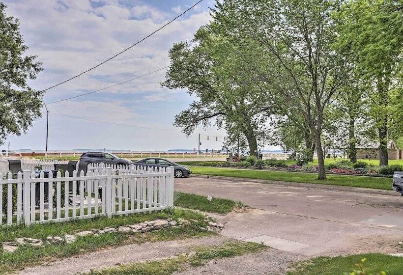 Port Clinton Home With Lake Views!