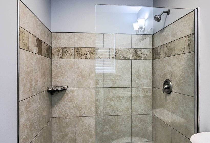 Port Clinton Home With Lake Views!