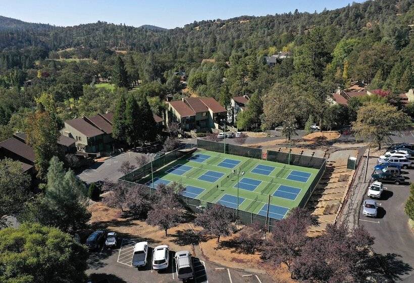 Yosemite Gateway Cabin At Pine Mountain Lake!