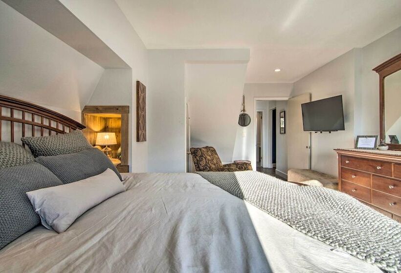 Outdoor Kitchen & Swim Spa: 1 Acre Grand Lake Home