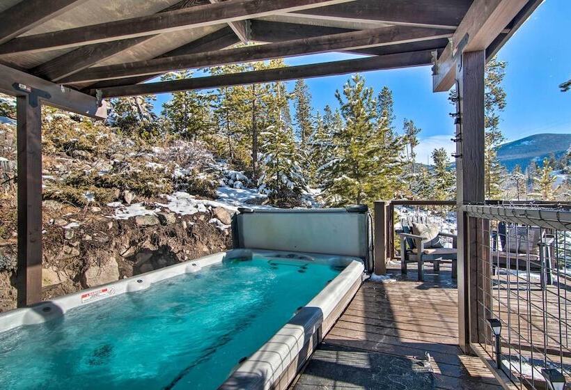 Outdoor Kitchen & Swim Spa: 1 Acre Grand Lake Home