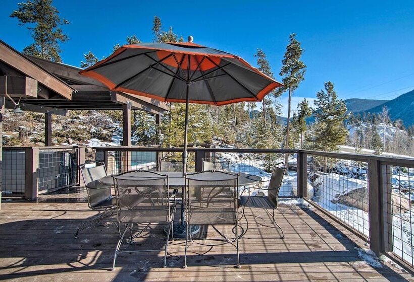 Outdoor Kitchen & Swim Spa: 1 Acre Grand Lake Home