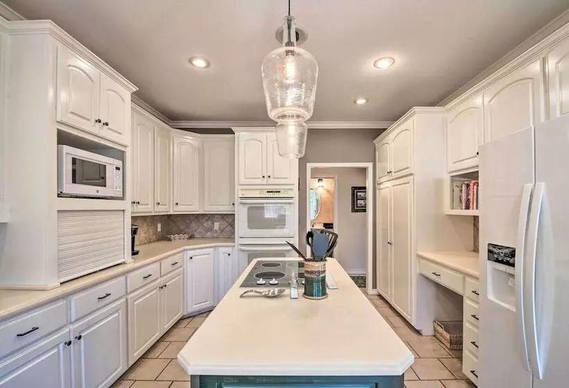 Abilene Home W/ Backyard & Grill: Walk To Acu