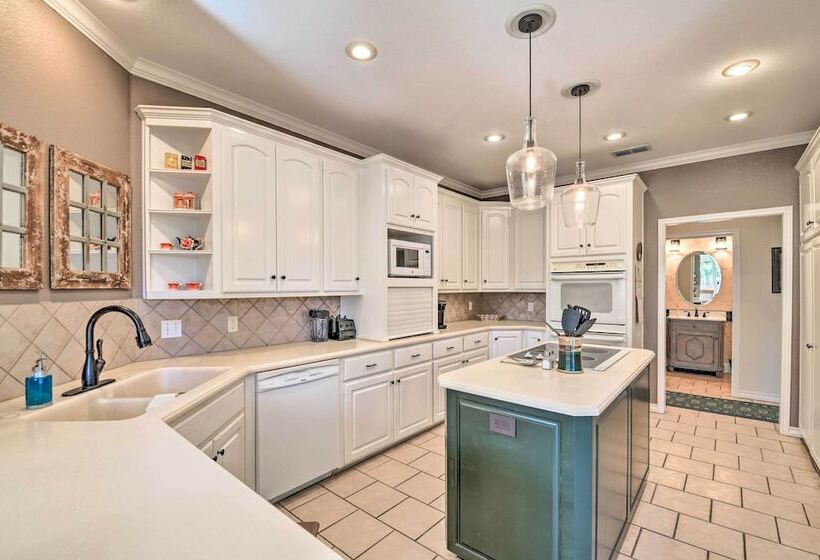 Abilene Home W/ Backyard & Grill: Walk To Acu