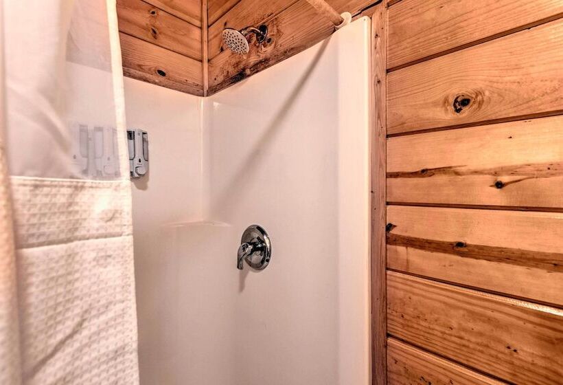 Angel Fire Escape On Bus Route: 4 Blocks To Lift!