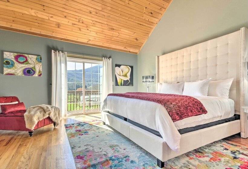 Asheville Retreat W/ Game Room & Mountain Views!
