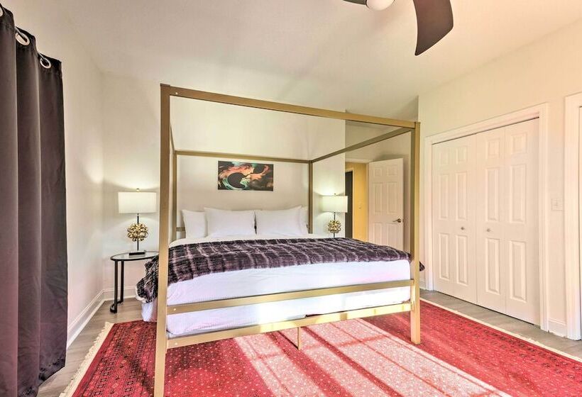 Asheville Retreat W/ Game Room & Mountain Views!