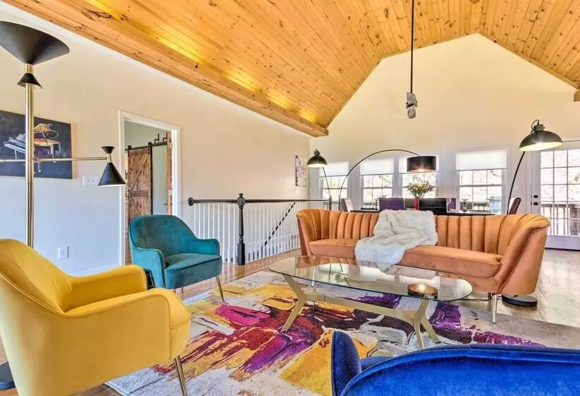 Asheville Retreat W/ Game Room & Mountain Views!