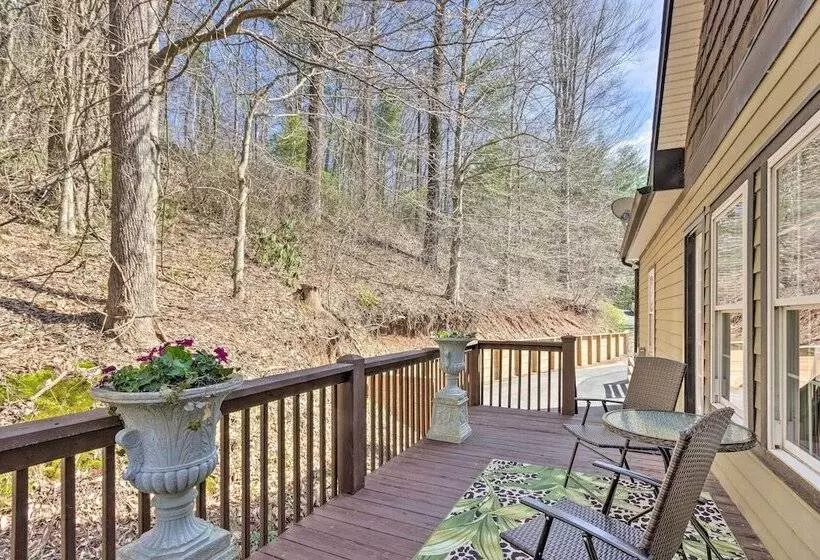 Asheville Retreat W/ Game Room & Mountain Views!