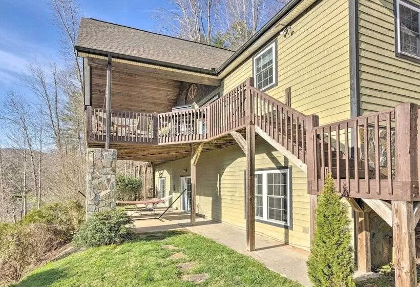 Asheville Retreat W/ Game Room & Mountain Views!