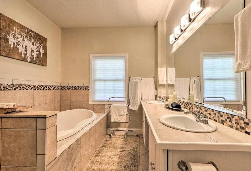 Asheville Retreat W/ Game Room & Mountain Views!