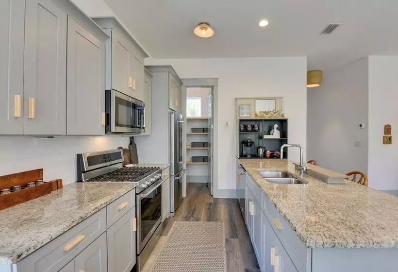 Beach House Right Off 30 A W/ Golf Cart!