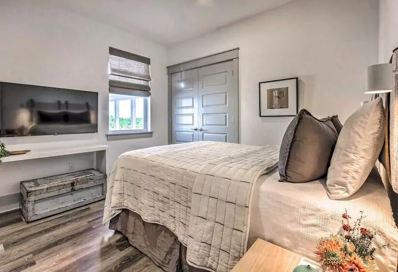 Beach House Right Off 30 A W/ Golf Cart!