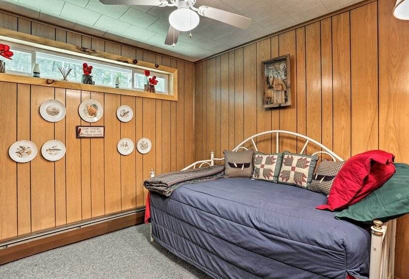 Beach Lake Cabin On Delaware River W/sunroom!