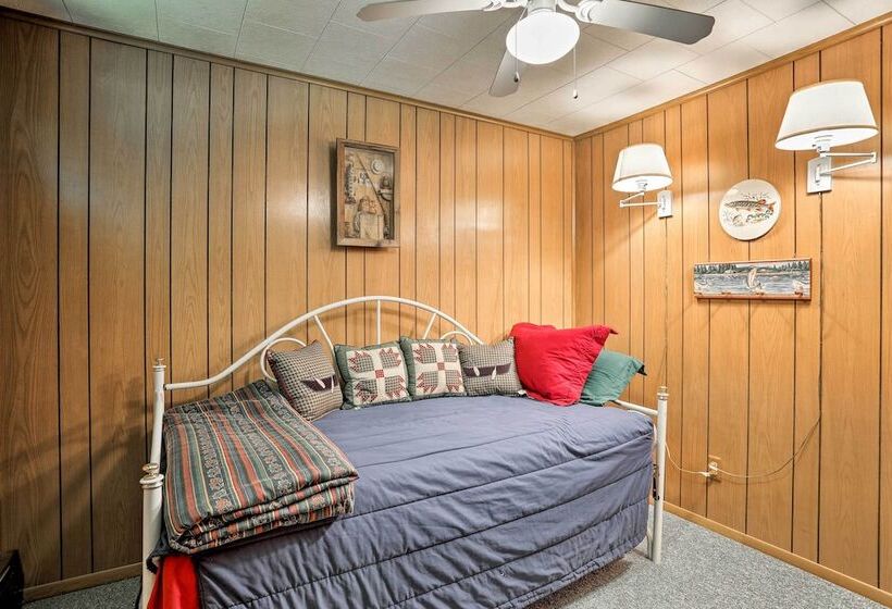 Beach Lake Cabin On Delaware River W/sunroom!