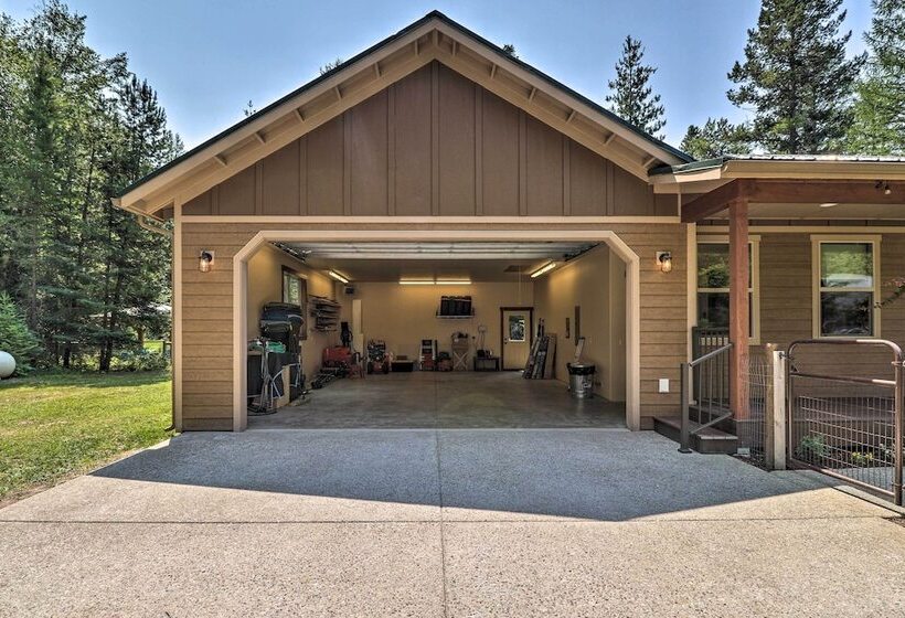 Bigfork Modern Living Pet & Family Friendly!