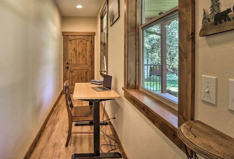 Bigfork Modern Living Pet & Family Friendly!