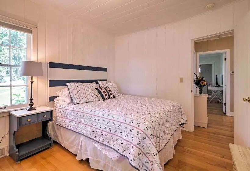 Boutique Home In Door County W/ Eagle Harbor Views