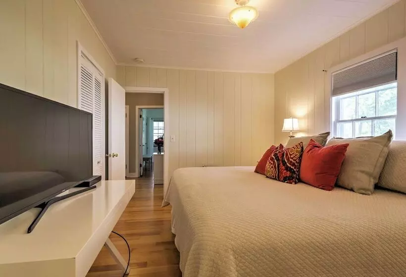 Boutique Home In Door County W/ Eagle Harbor Views