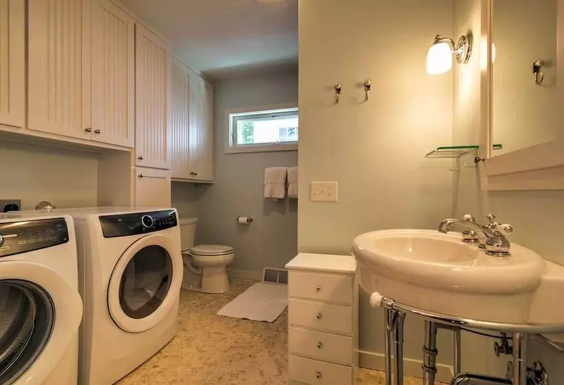 Boutique Home In Door County W/ Eagle Harbor Views