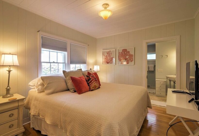 Boutique Home In Door County W/ Eagle Harbor Views