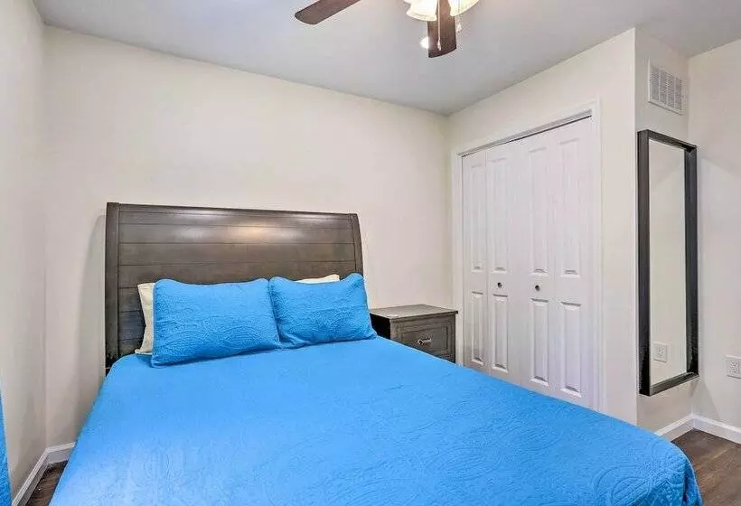 Poconos Family Getaway W/ Hot Tub & 2 Game Rooms!