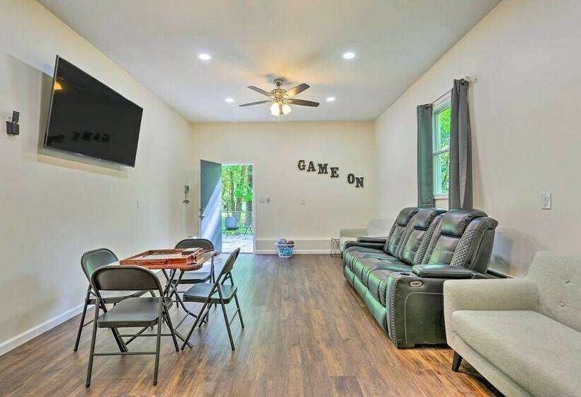 Poconos Family Getaway W/ Hot Tub & 2 Game Rooms!